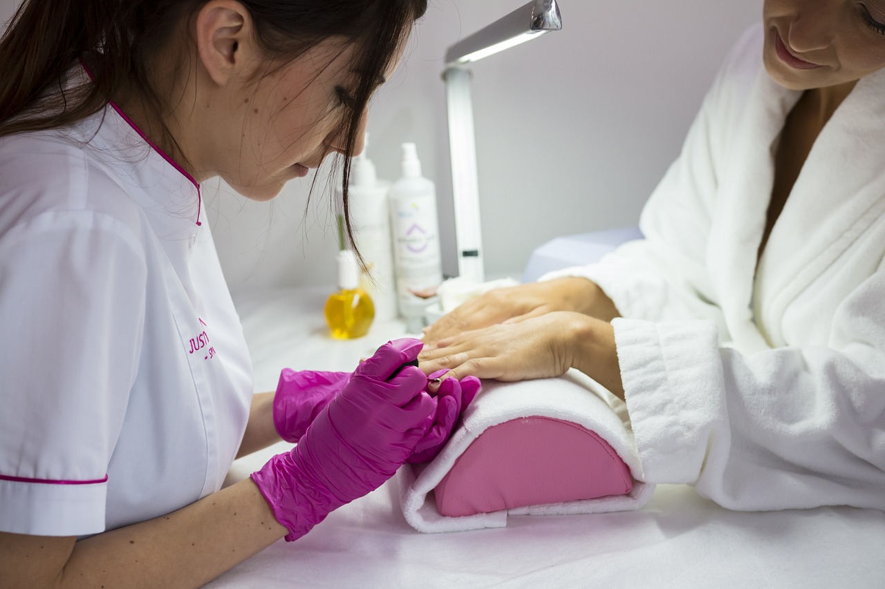 Facial & Nail